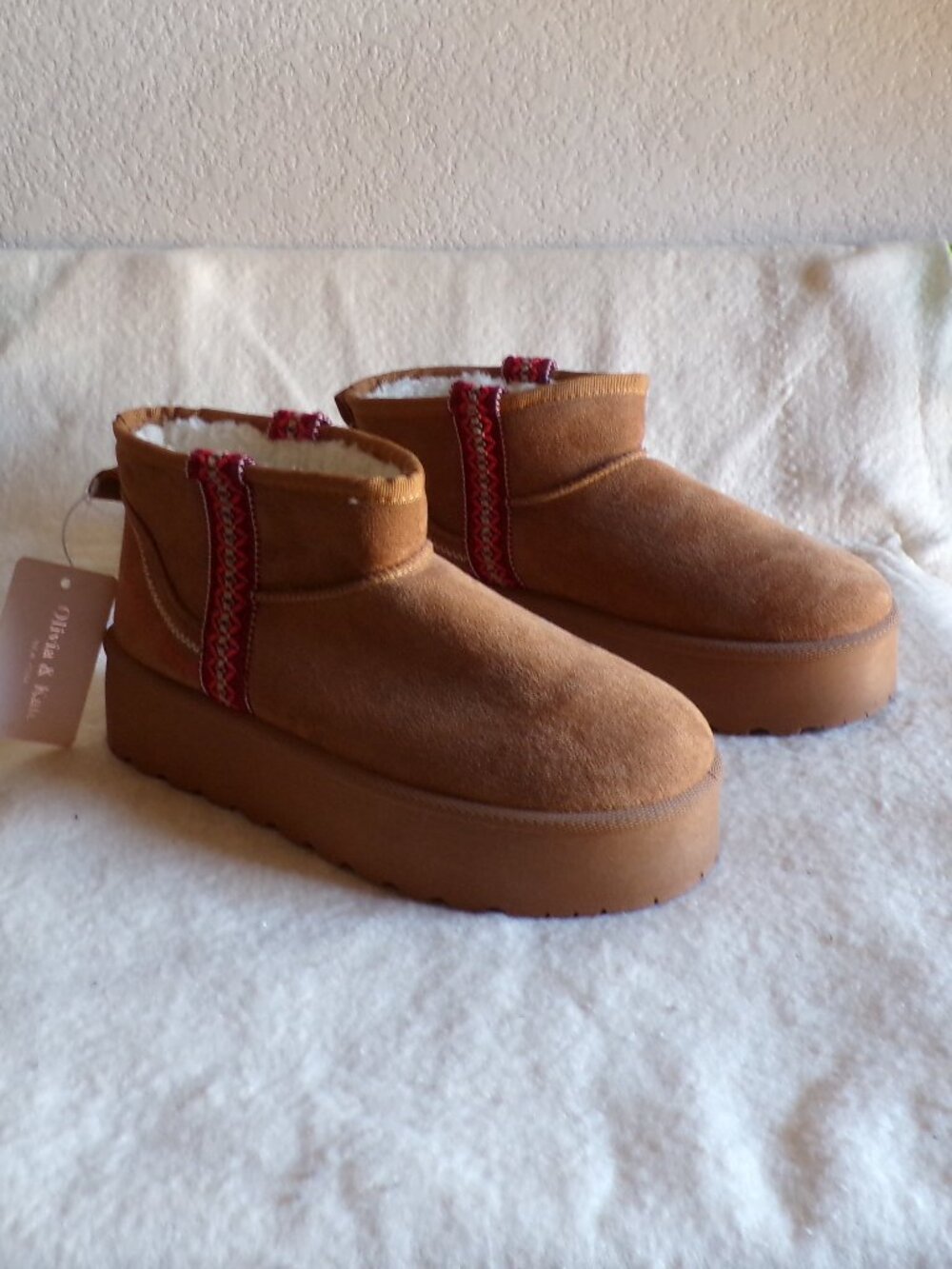 Olivia & Kate New York Boots Fleece lined Size 9 1/2 New with tags